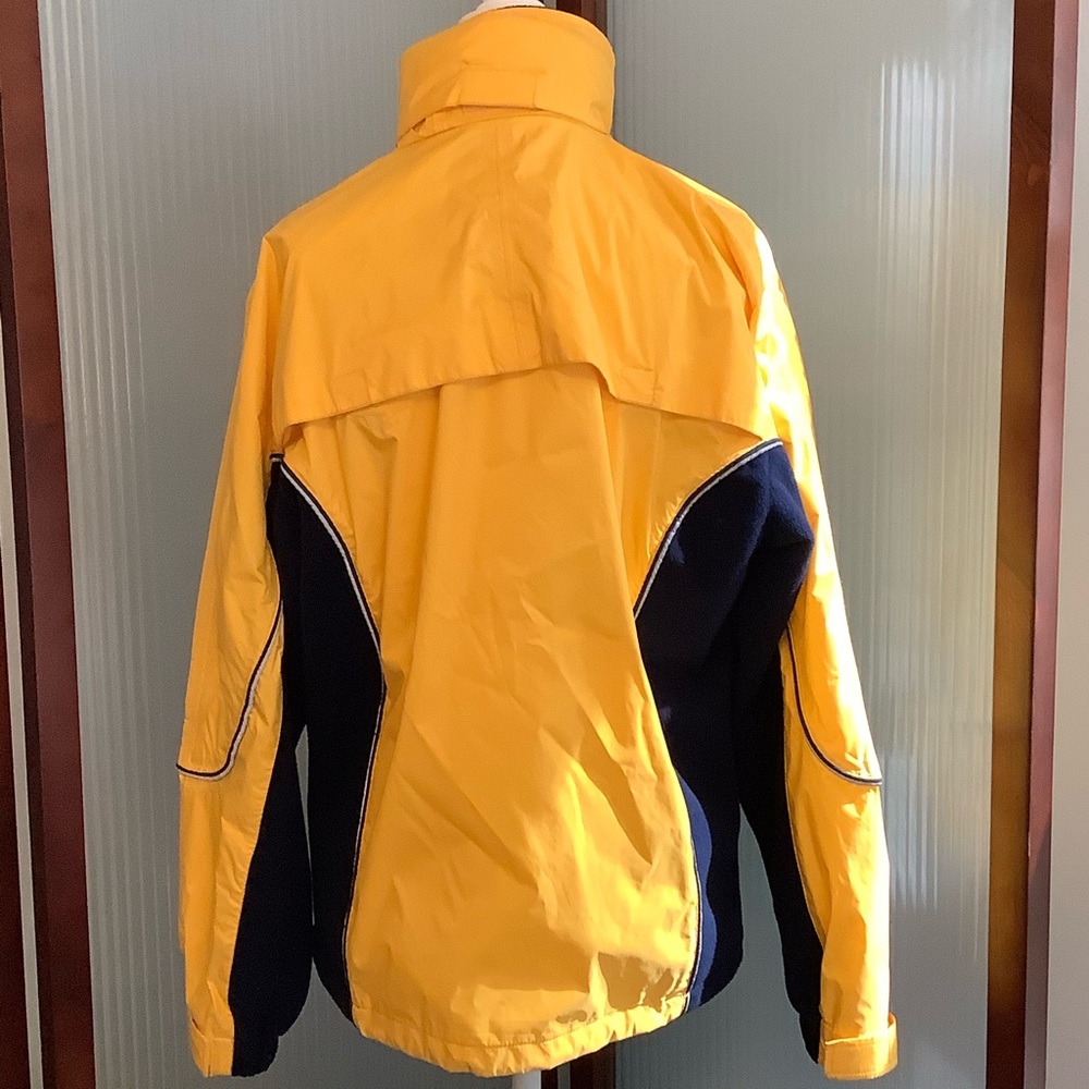 **SOLD** EUC Asics size S sport/rain hooded jacket - Picture 2 of 5